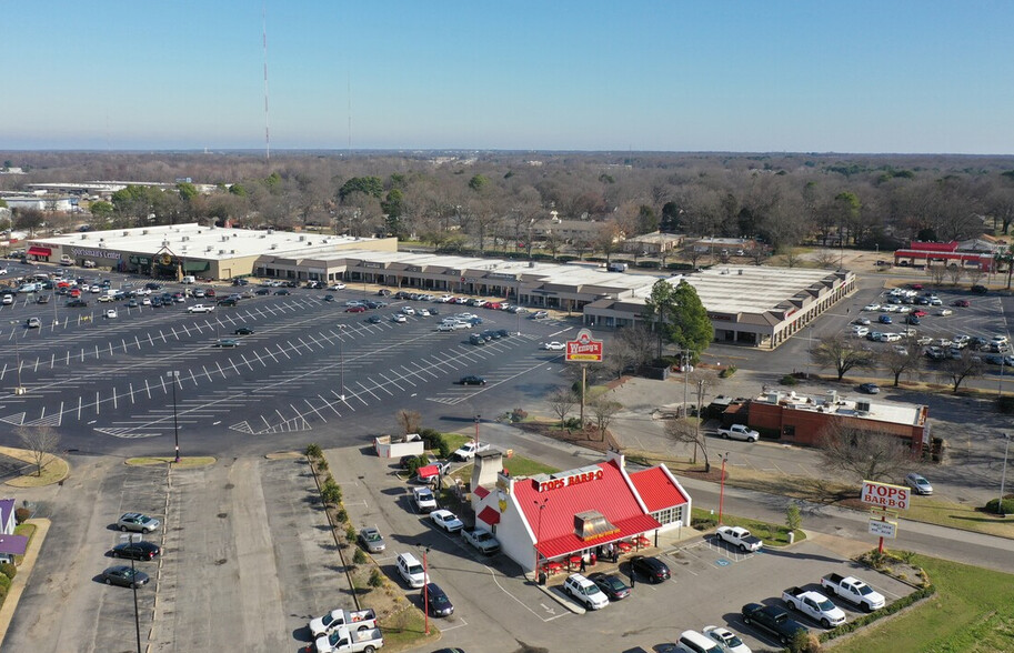 6152-6192 Macon Rd, Memphis, TN for lease - Building Photo - Image 2 of 4