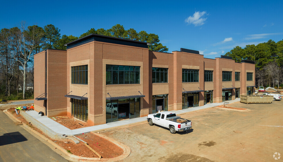 1628 Main St, Wake Forest, NC for lease - Primary Photo - Image 1 of 21