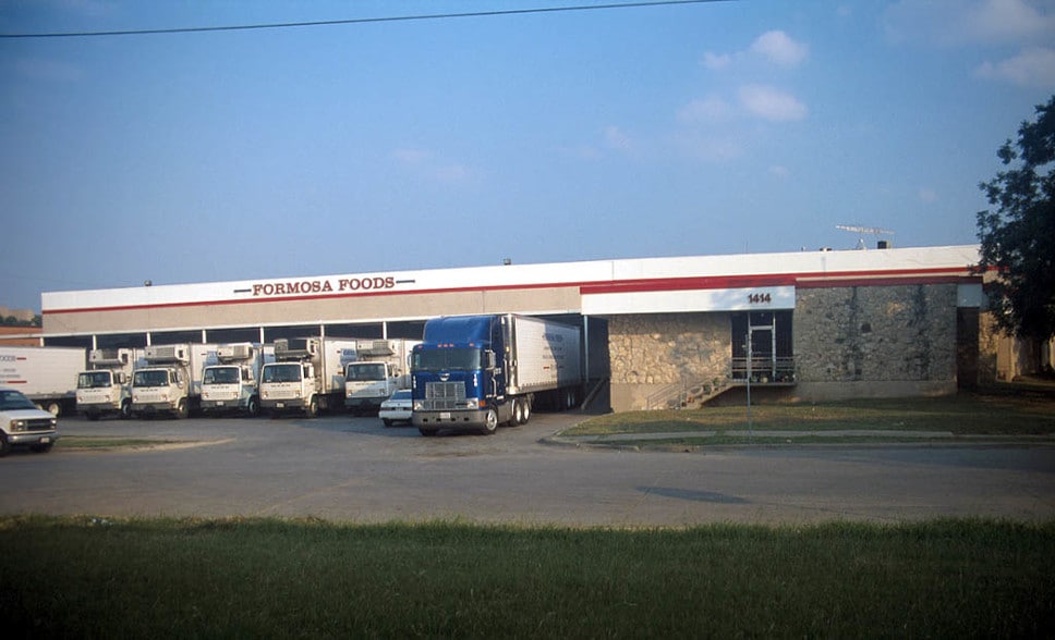 1414 Round Table Dr, Dallas, TX for lease - Building Photo - Image 1 of 8