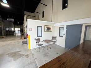 1942 2nd Ave S, Saint Petersburg, FL for lease Interior Photo- Image 2 of 6