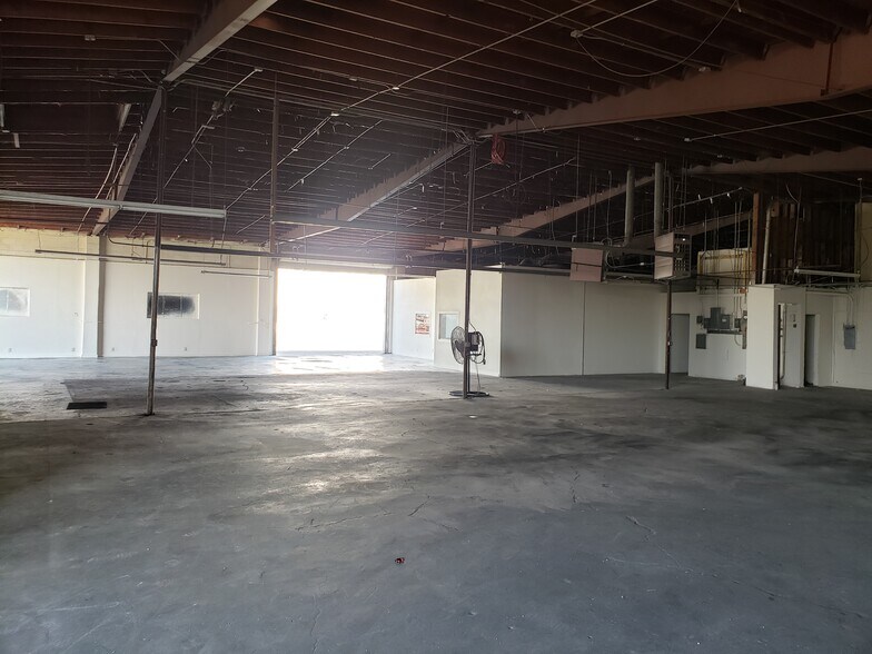 12173 Branford St, Sun Valley, CA à louer - Photo du bâtiment - Image 3 de 6