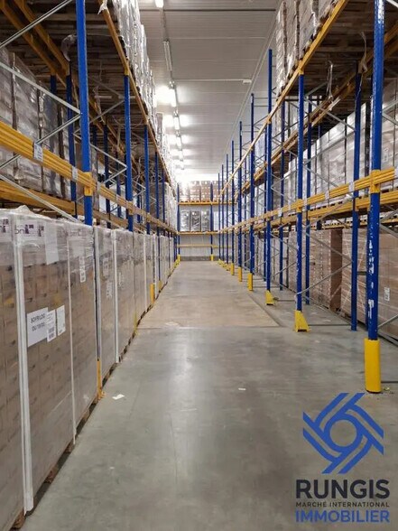 Industriel dans SAINT-OUEN-L'AUMONE à louer - Photo intérieure - Image 3 de 5