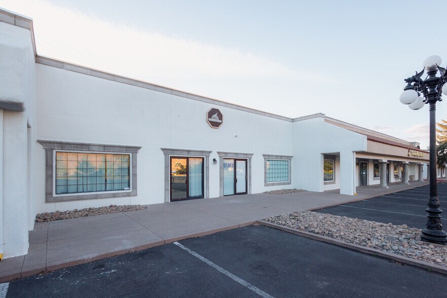 5301 Longley Ln, Reno, NV à louer - Photo du bâtiment - Image 3 de 6