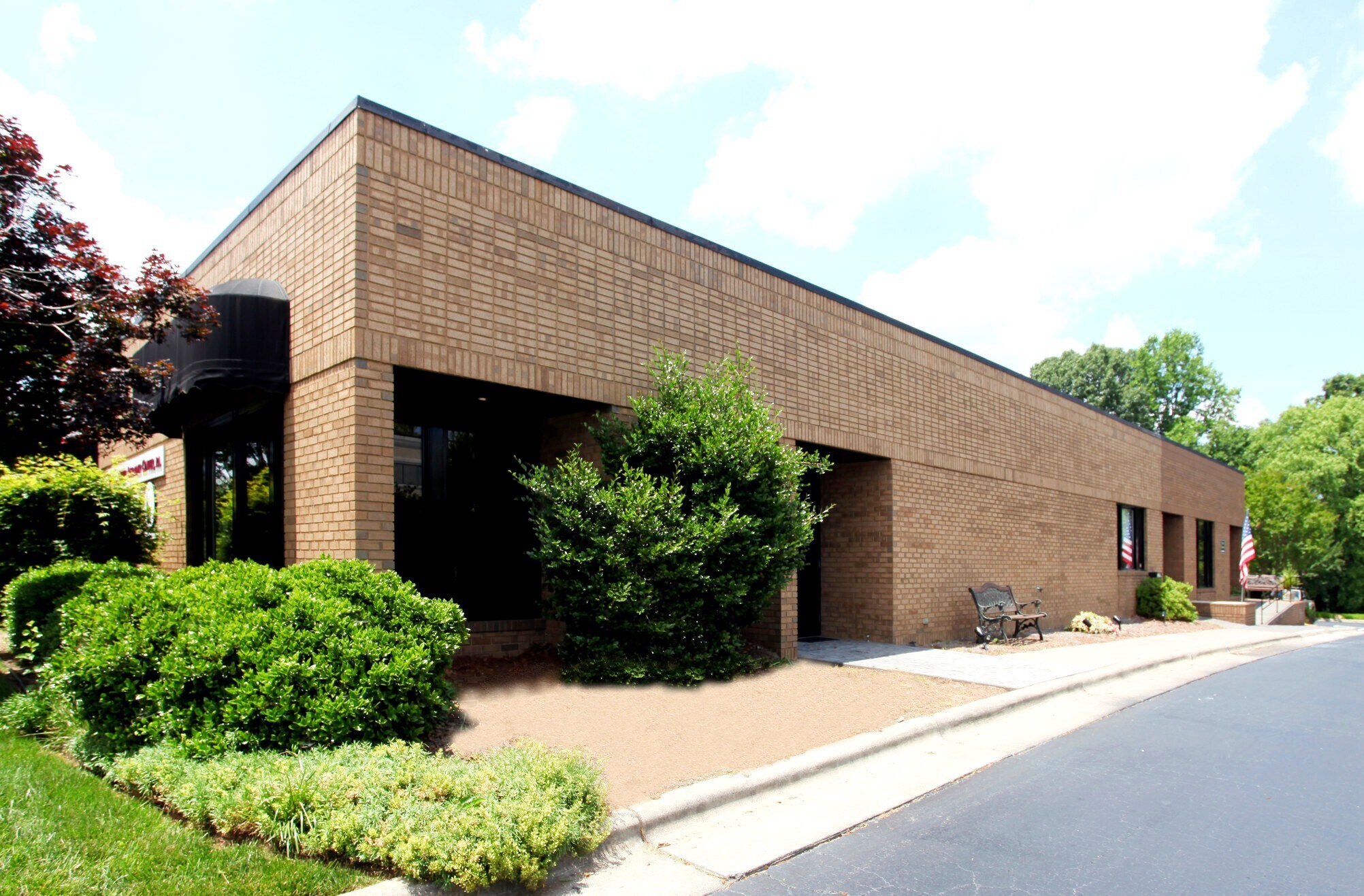 160 Charlois Blvd, Winston-Salem, NC à vendre Photo du bâtiment- Image 1 de 13