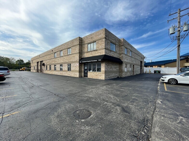 1015 S Route 83, Elmhurst, IL à louer - Photo du bâtiment - Image 2 de 9