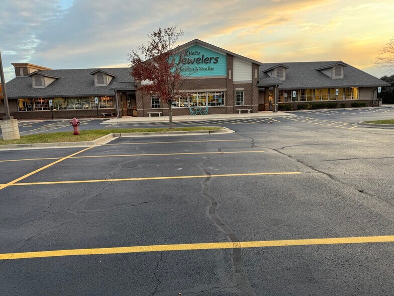 2030 Main St, Batavia, IL à louer - Photo du bâtiment - Image 2 de 15