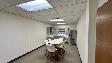 180 W Dayton St, Edmonds, WA for lease Interior Photo- Image 1 of 7