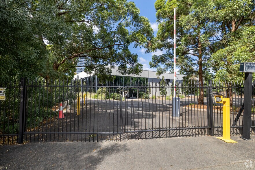 8 Figtree Dr, Sydney Olympic Park for lease - Building Photo - Image 3 of 6