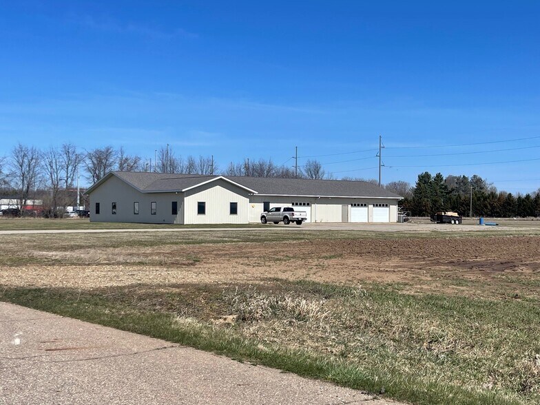 15675 Morris Industrial Dr, Schoolcraft, MI à vendre - Photo du bâtiment - Image 3 de 30