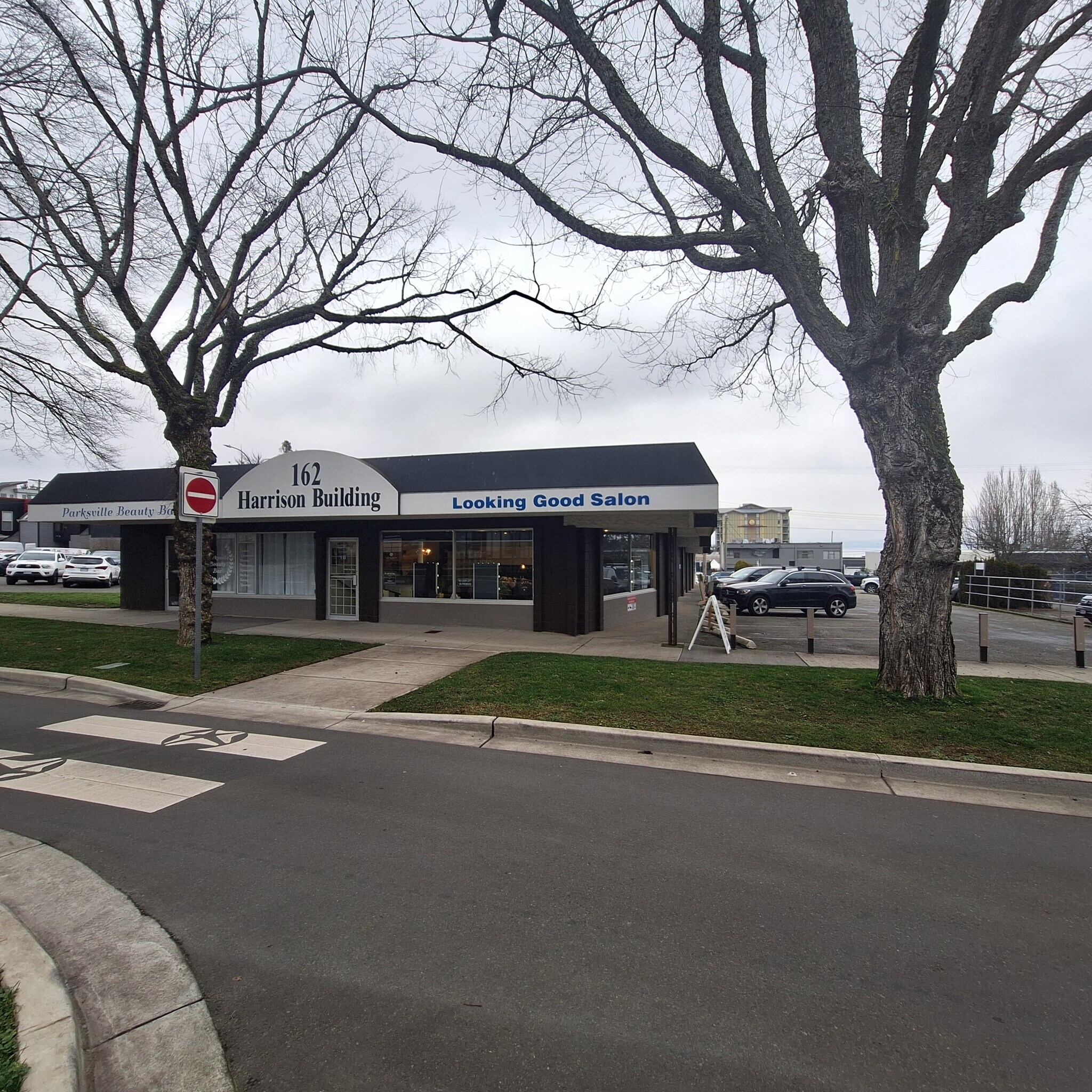 162 Harrison Av, Parksville, BC for lease Building Photo- Image 1 of 2