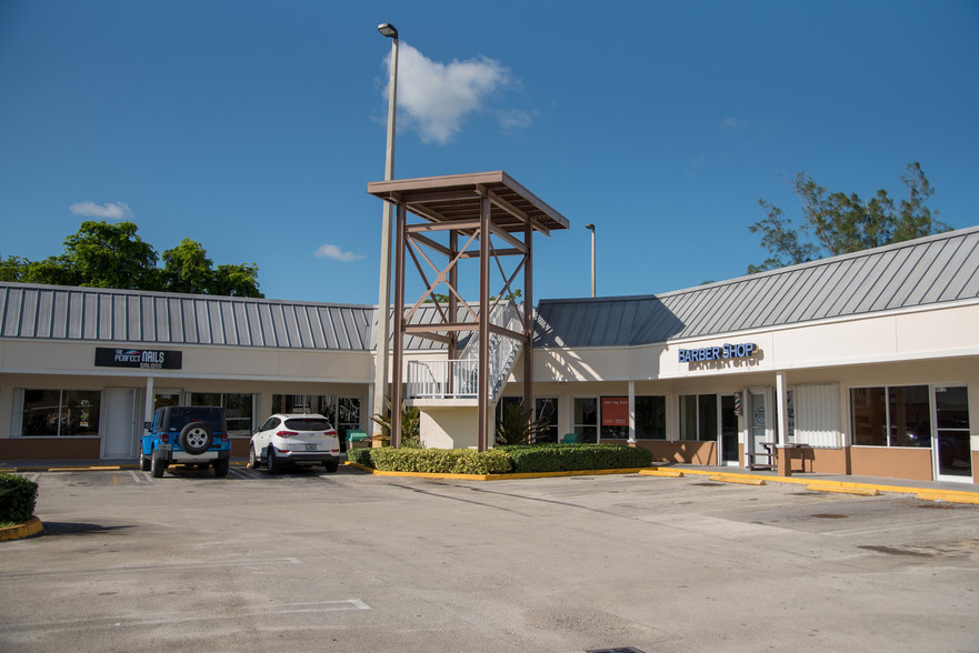 9743-9799 SW 72nd St, Miami, FL for lease - Building Photo - Image 1 of 5