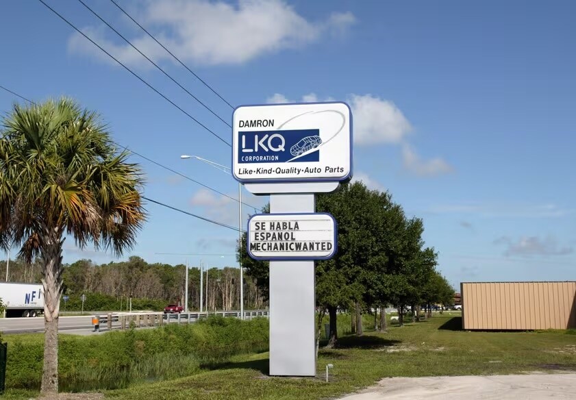5001 Dr Martin Luther King Blvd, Fort Myers, FL à louer - Photo du bâtiment - Image 2 de 5
