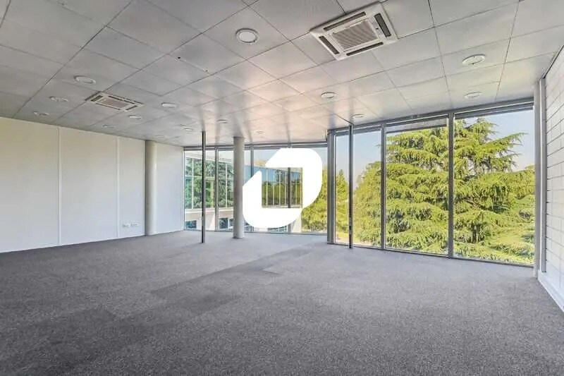 Flex in Évry-Courcouronnes for lease - Interior Photo - Image 3 of 10