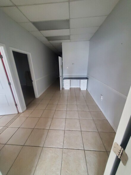 5303 E Colonial Dr, Orlando, FL à louer - Photo du bâtiment - Image 3 de 11