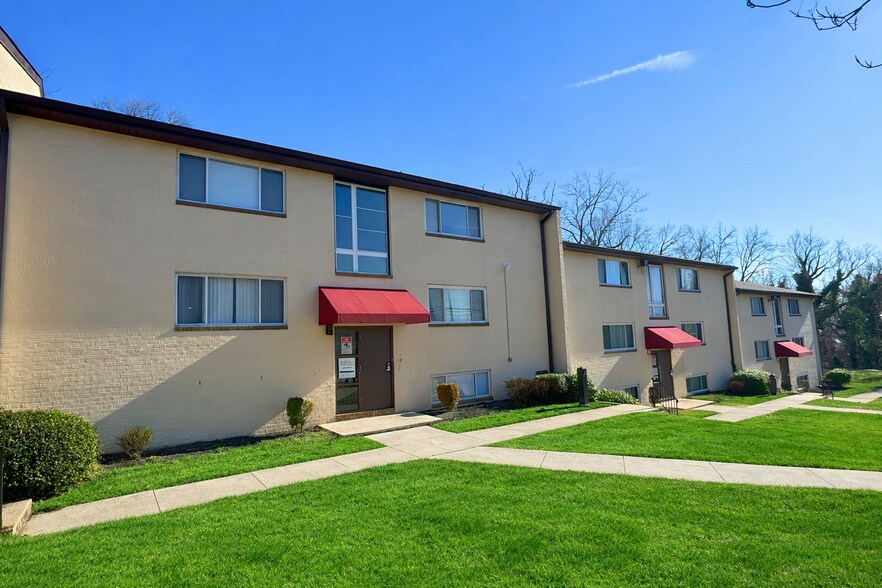 5001 Midwood Ave, Baltimore, MD à vendre - Photo principale - Image 1 de 11