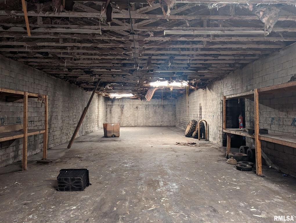 1711 SW Adams St, Peoria, IL for lease Interior Photo- Image 1 of 5