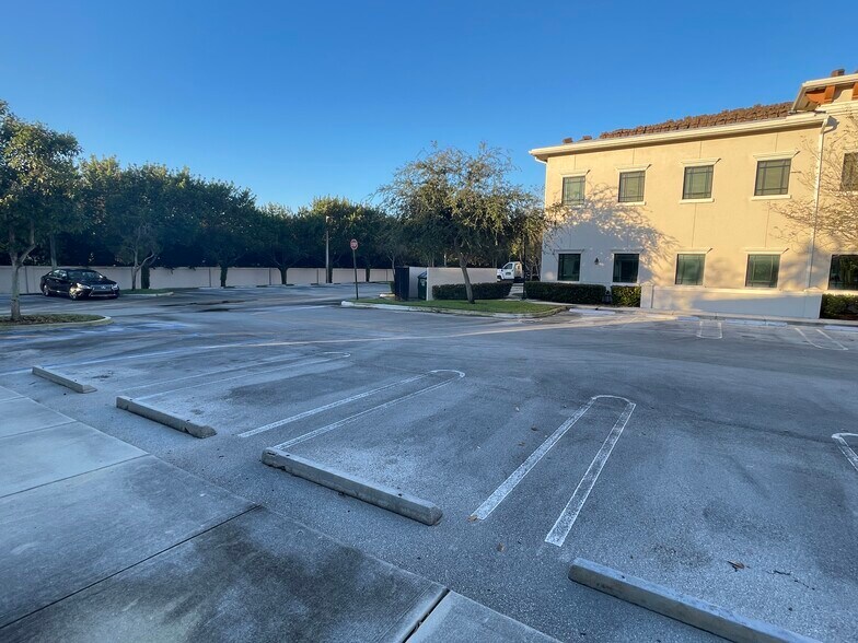10600 Griffin Rd, Cooper City, FL à louer - Photo du bâtiment - Image 3 de 18