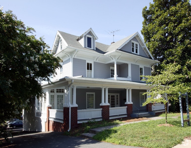 632 Holly Ave, Winston-Salem, NC à louer - Photo du bâtiment - Image 2 de 4