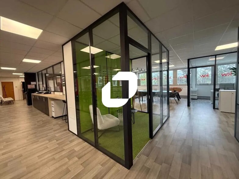 Bureau dans Osny à louer - Photo intérieure - Image 2 de 18