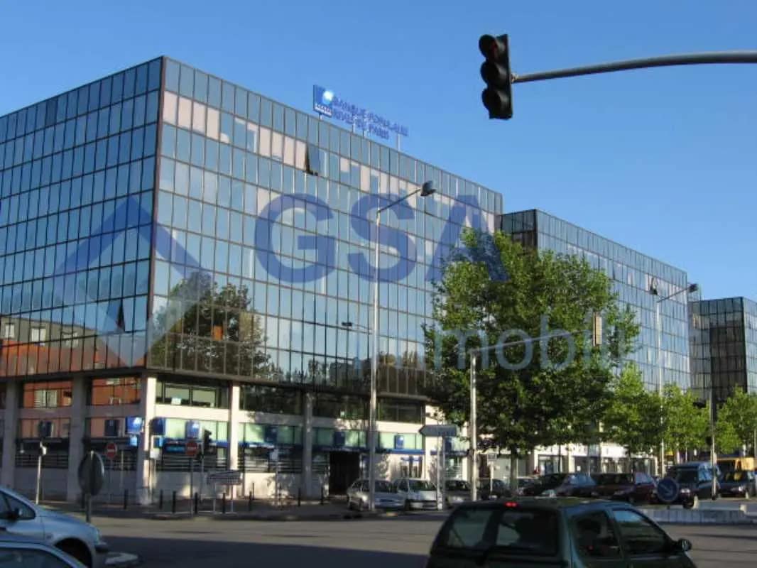 Office in Évry-Courcouronnes for lease Building Photo- Image 1 of 7