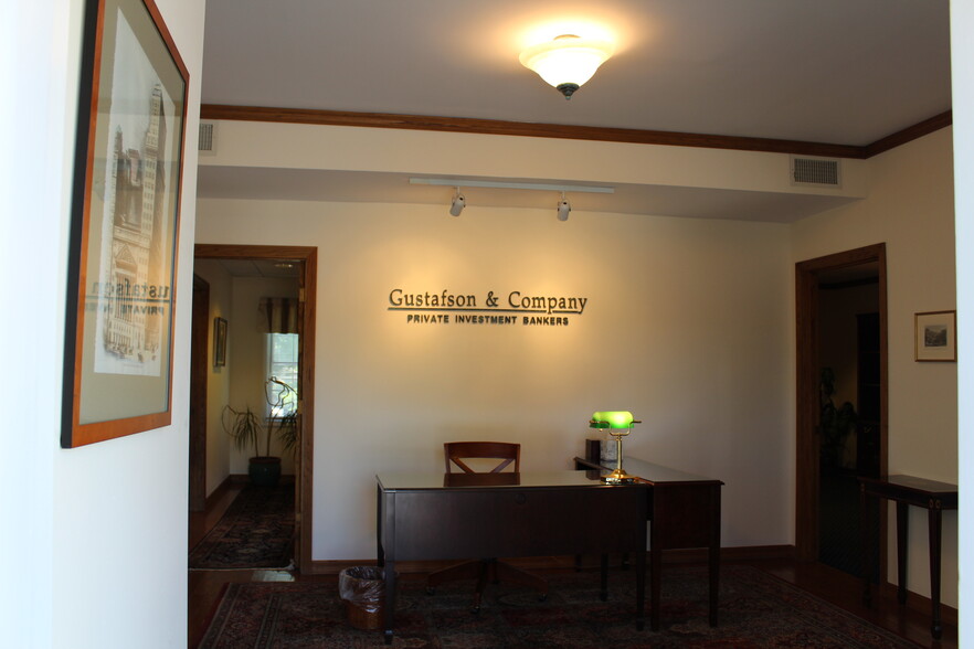 1866 Commerce St, Yorktown Heights, NY for sale - Lobby - Image 3 of 11