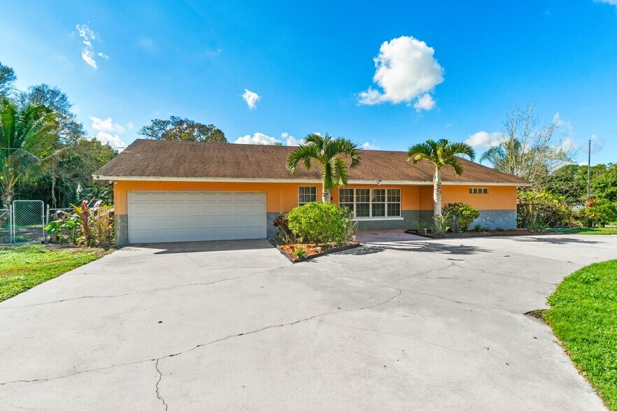 5313 Colbright Rd, Greenacres, FL à vendre - Photo du bâtiment - Image 2 de 68