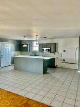 2529 Merrell Rd, Dallas, TX à louer Photo intérieure- Image 1 de 8