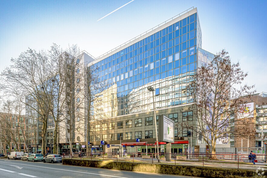 Bureau dans Montreuil à louer - Photo du bâtiment - Image 3 de 19