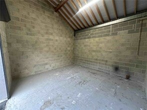 42 Nelson Rd, Ilkley for lease Interior Photo- Image 2 of 3