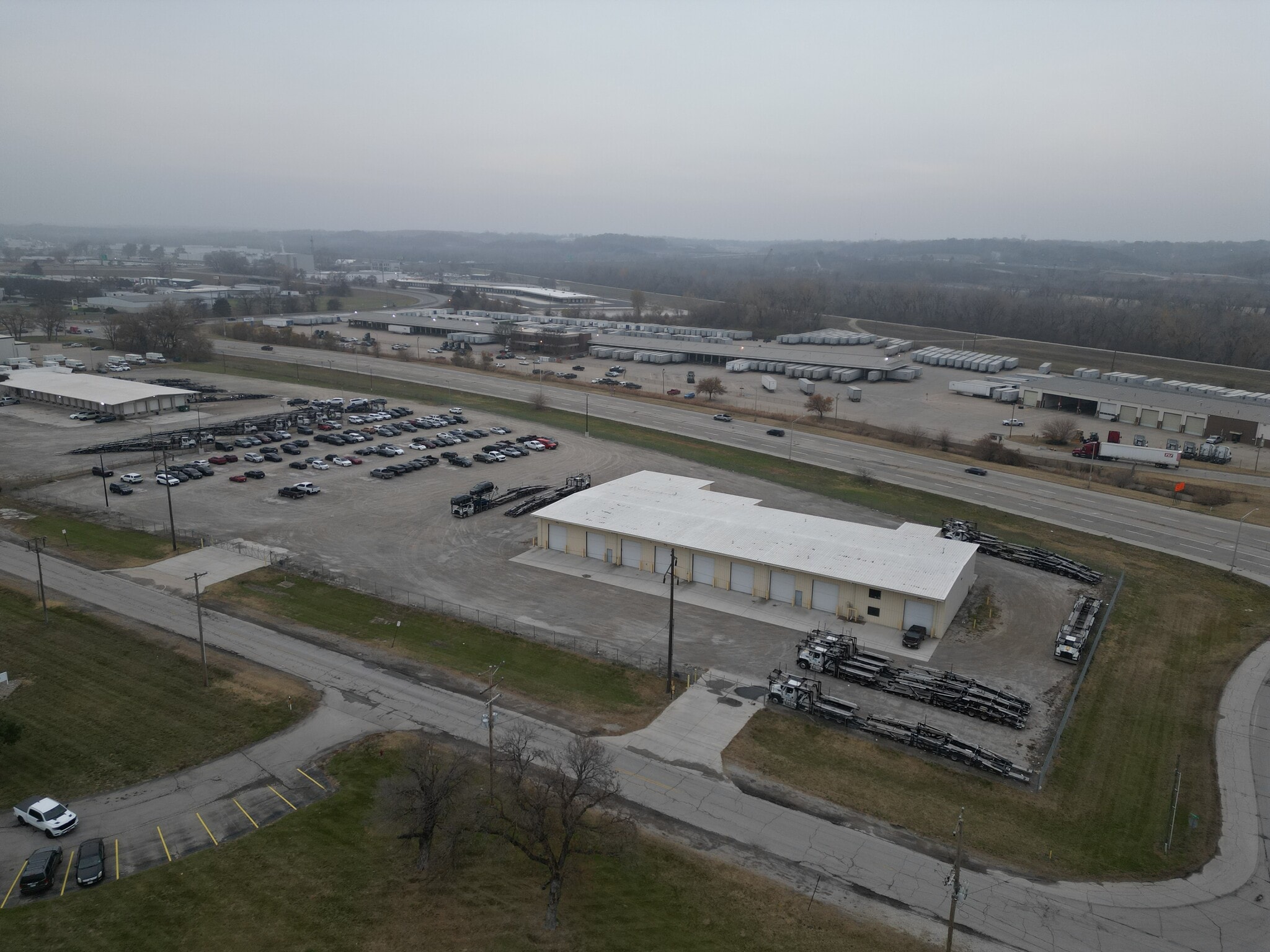 3550 Fairbanks Ave, Kansas City, KS for lease Primary Photo- Image 1 of 3