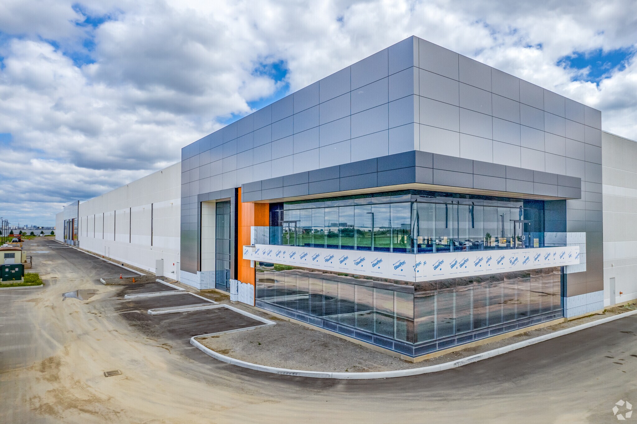 865 Gibraltar Rd, Vaughan, ON à louer Photo du bâtiment- Image 1 de 12
