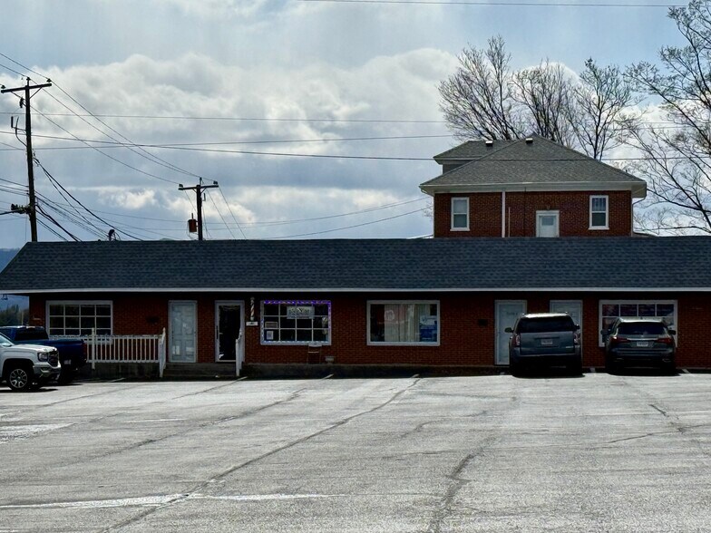 3100-3120 Peters Creek Rd, Roanoke, VA à louer - Photo du bâtiment - Image 3 de 3