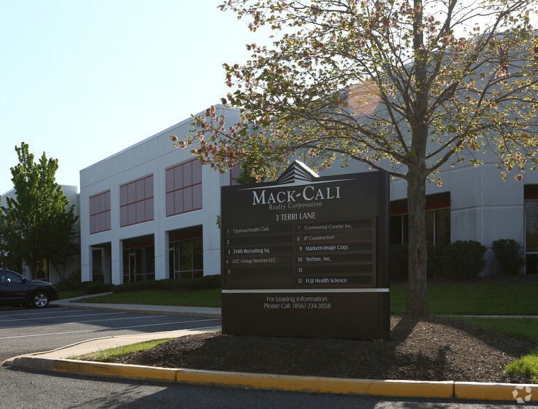 3 Terri Ln, Burlington, NJ for lease - Building Photo - Image 3 of 8