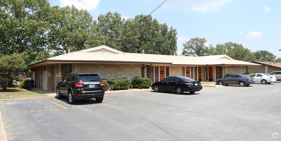 406 W Pershing Blvd, North Little Rock, AR à louer - Photo du bâtiment - Image 1 de 3