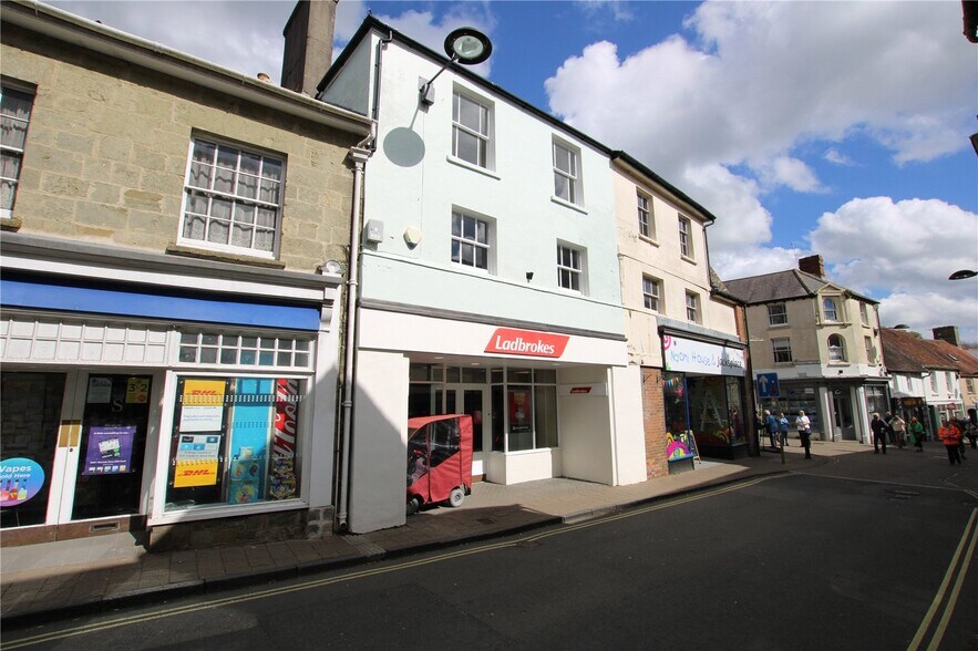 44 High St, Shaftesbury for sale - Building Photo - Image 1 of 16