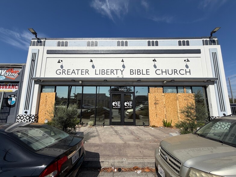 6557 S Western Ave, Los Angeles, CA for lease - Building Photo - Image 3 of 4
