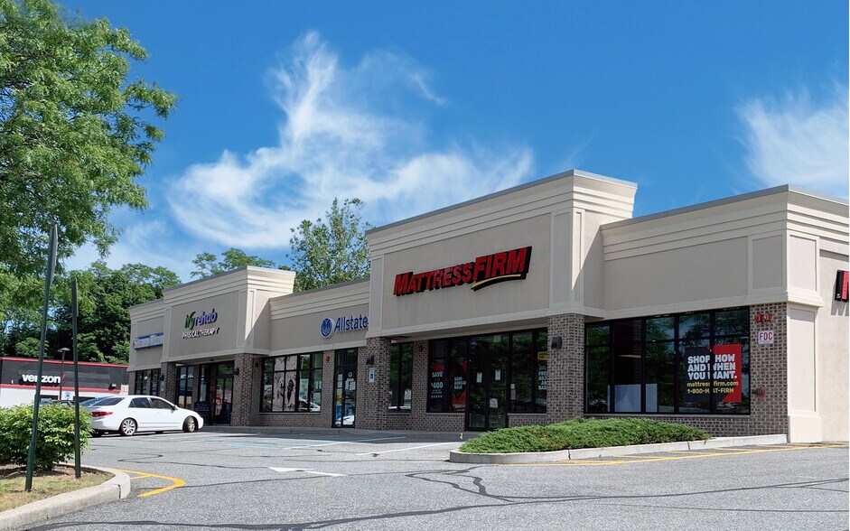 32-36 S Route 9W, West Haverstraw, NY for lease - Building Photo - Image 1 of 3