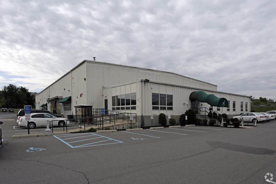 125 N Wilkes Barre Blvd, Wilkes-Barre, PA for lease - Primary Photo - Image 1 of 5