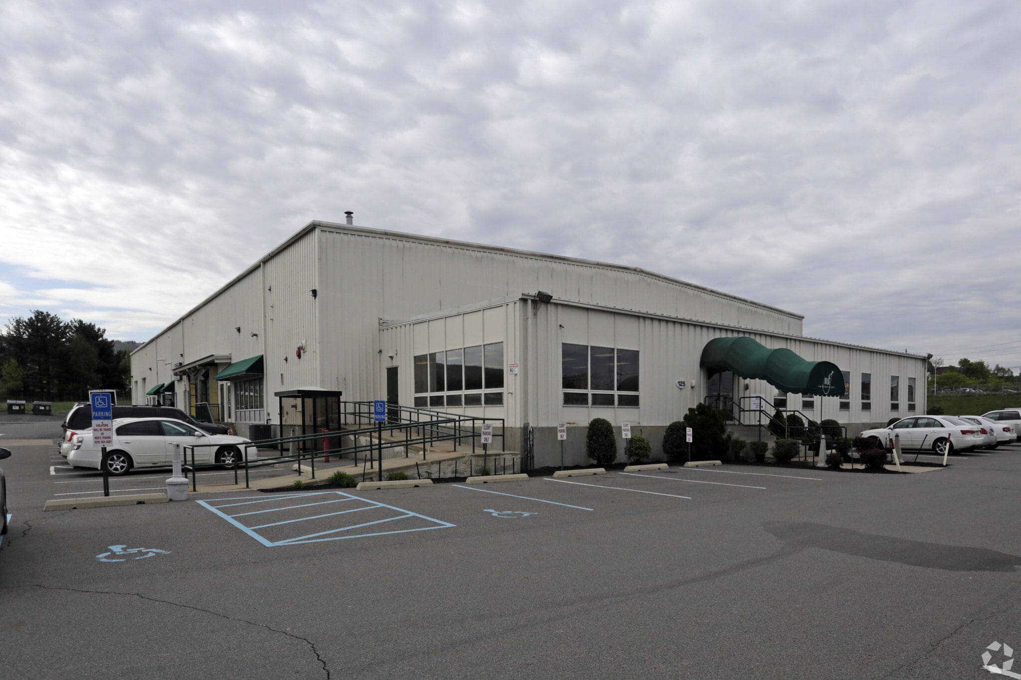 125 N Wilkes Barre Blvd, Wilkes-Barre, PA for lease Primary Photo- Image 1 of 6