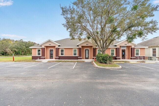 Plus de détails pour 1640 Lexington Green Ln, Sanford, FL - Médical à louer