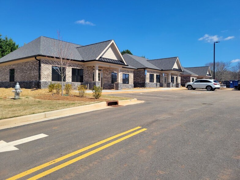 1060 Garland Dr, Bogart, GA à louer - Photo du bâtiment - Image 3 de 4