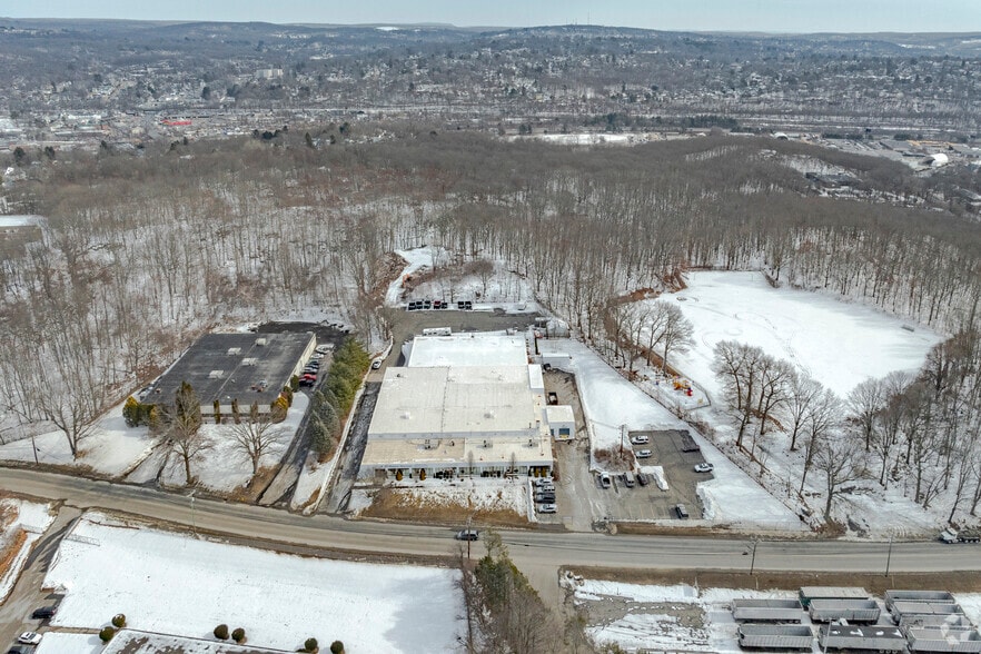 266 Brookside Rd, Waterbury, CT for lease - Primary Photo - Image 1 of 3
