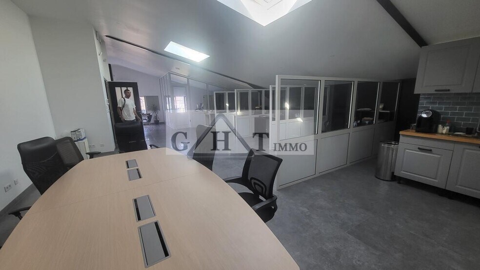 Industrial in Coubron for sale - Building Photo - Image 3 of 6