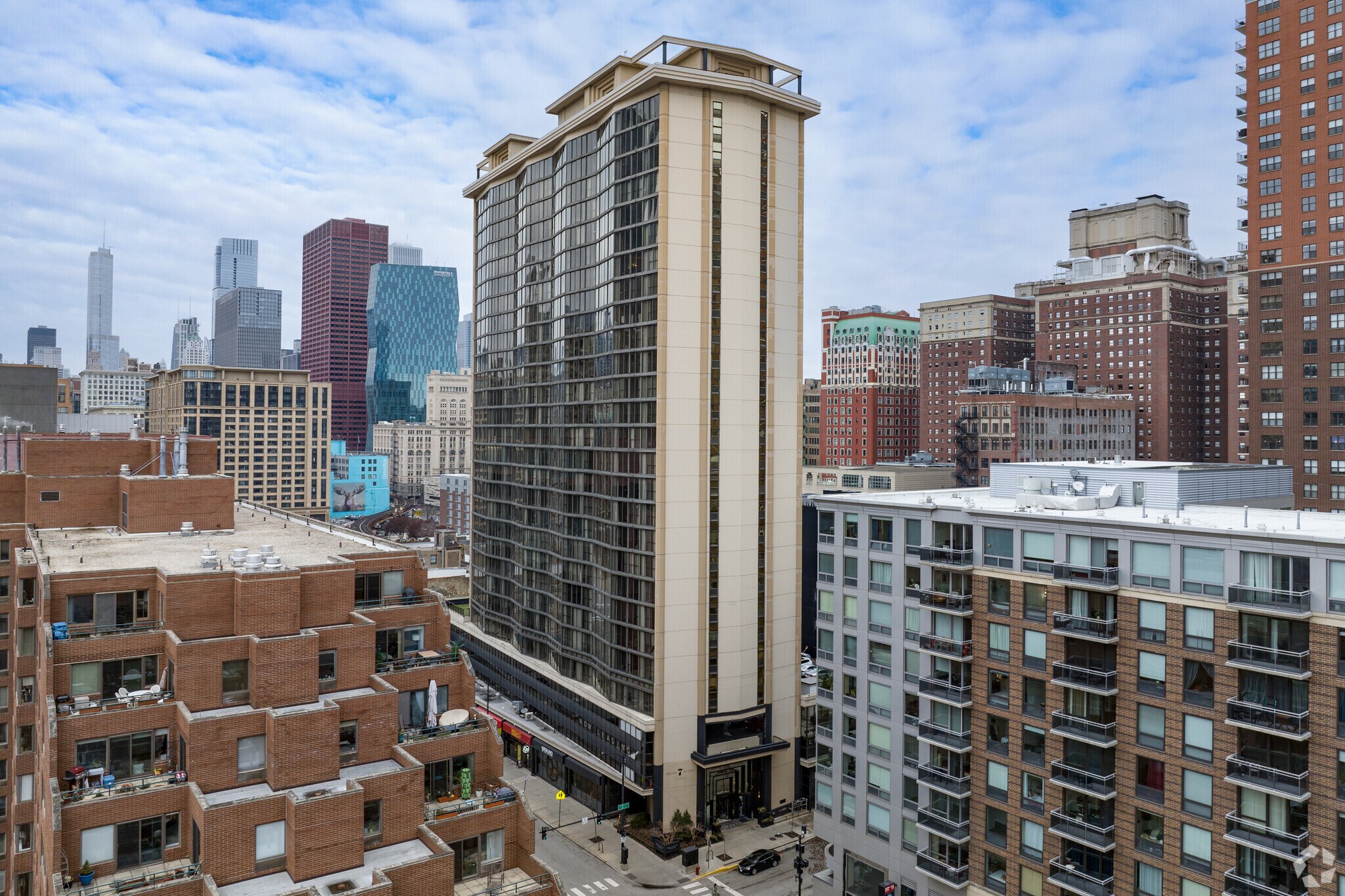 2 E 8th St, Chicago, IL for lease Primary Photo- Image 1 of 58