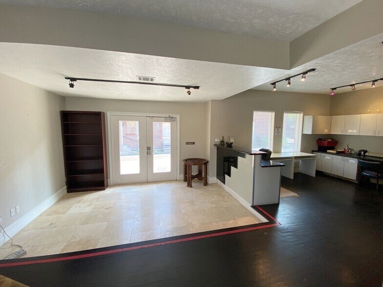 1635 Richmond Ave, Houston, TX à vendre - Photo intérieure - Image 2 de 16