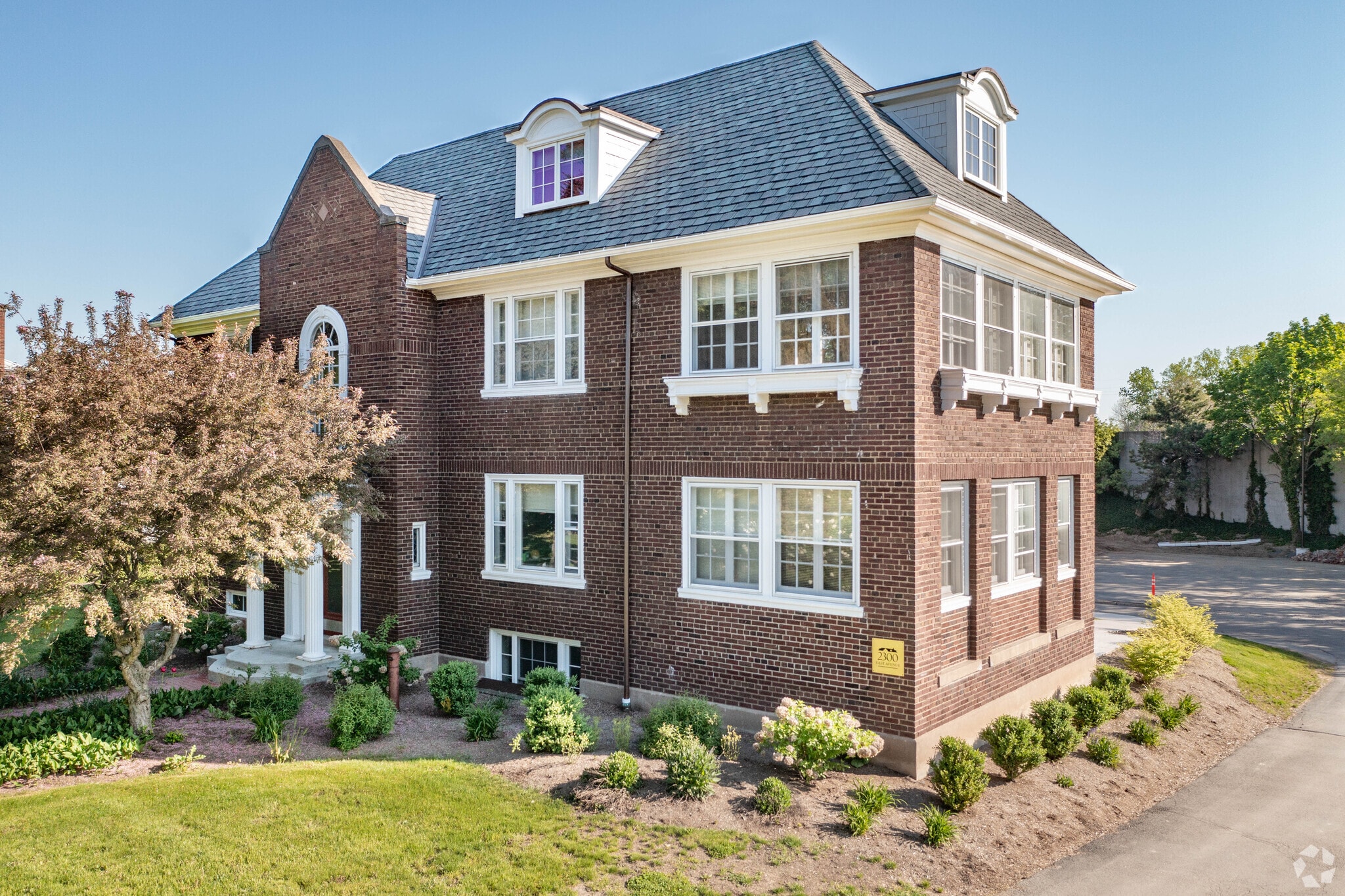 2300 East Ave, Brighton, NY for lease Primary Photo- Image 1 of 14