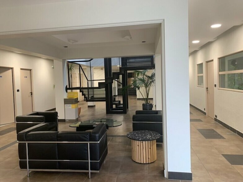 Office in Châteaurenard for sale - Building Photo - Image 3 of 12
