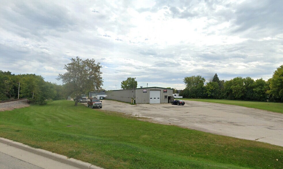 30 E Pioneer Rd, Fond Du Lac, WI à vendre - Photo principale - Image 1 de 4