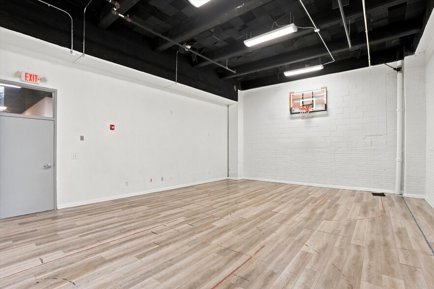 5534-5546 Pulaski Ave, Philadelphia, PA à louer - Photo du bâtiment - Image 3 de 35