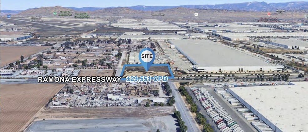 NEC Ramona Expy. & Brennan Ave, Perris, CA à vendre - Photo du bâtiment - Image 1 de 3